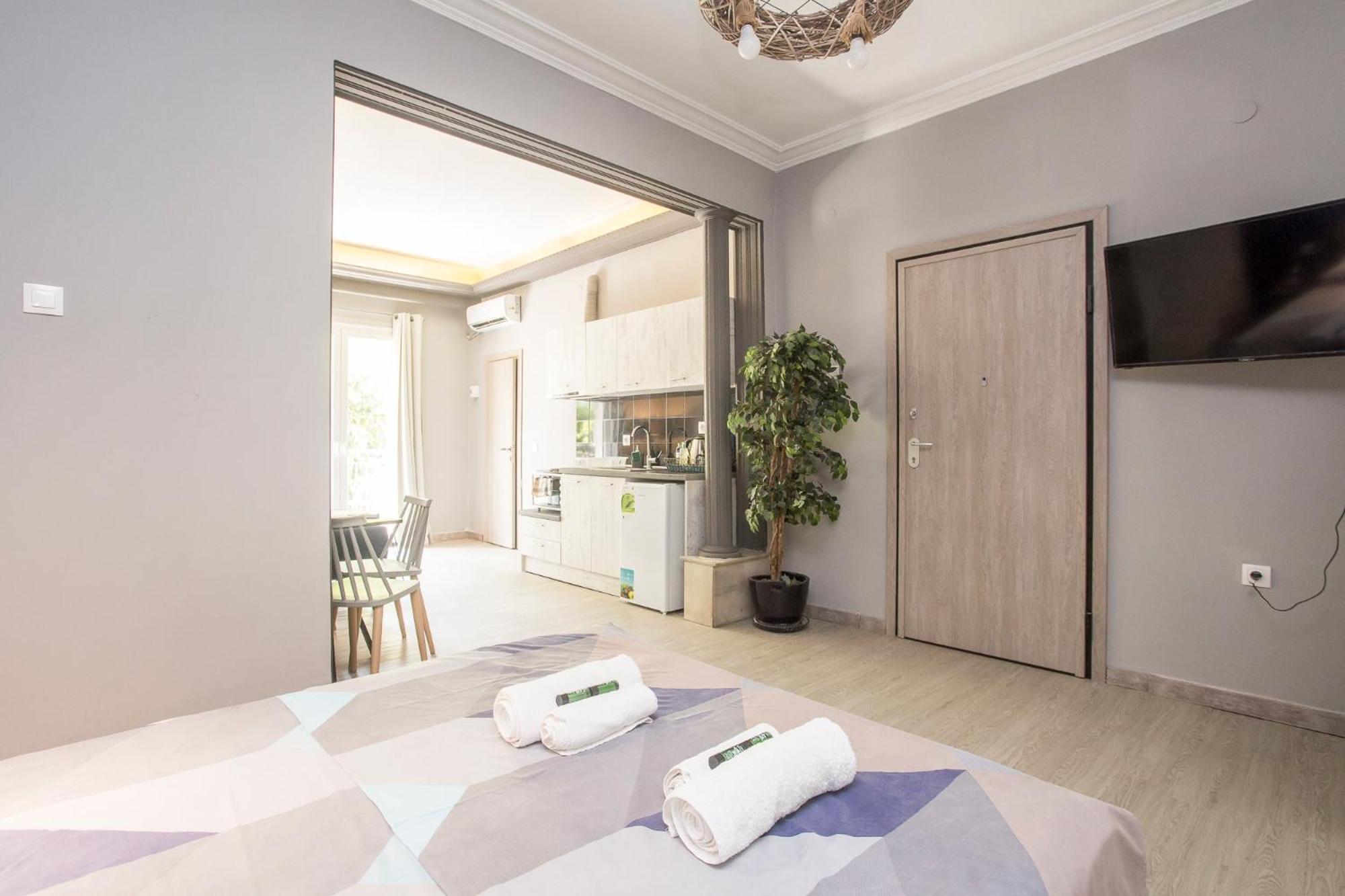 Closer "Egnatia Apartment 1" Солун Екстериор снимка