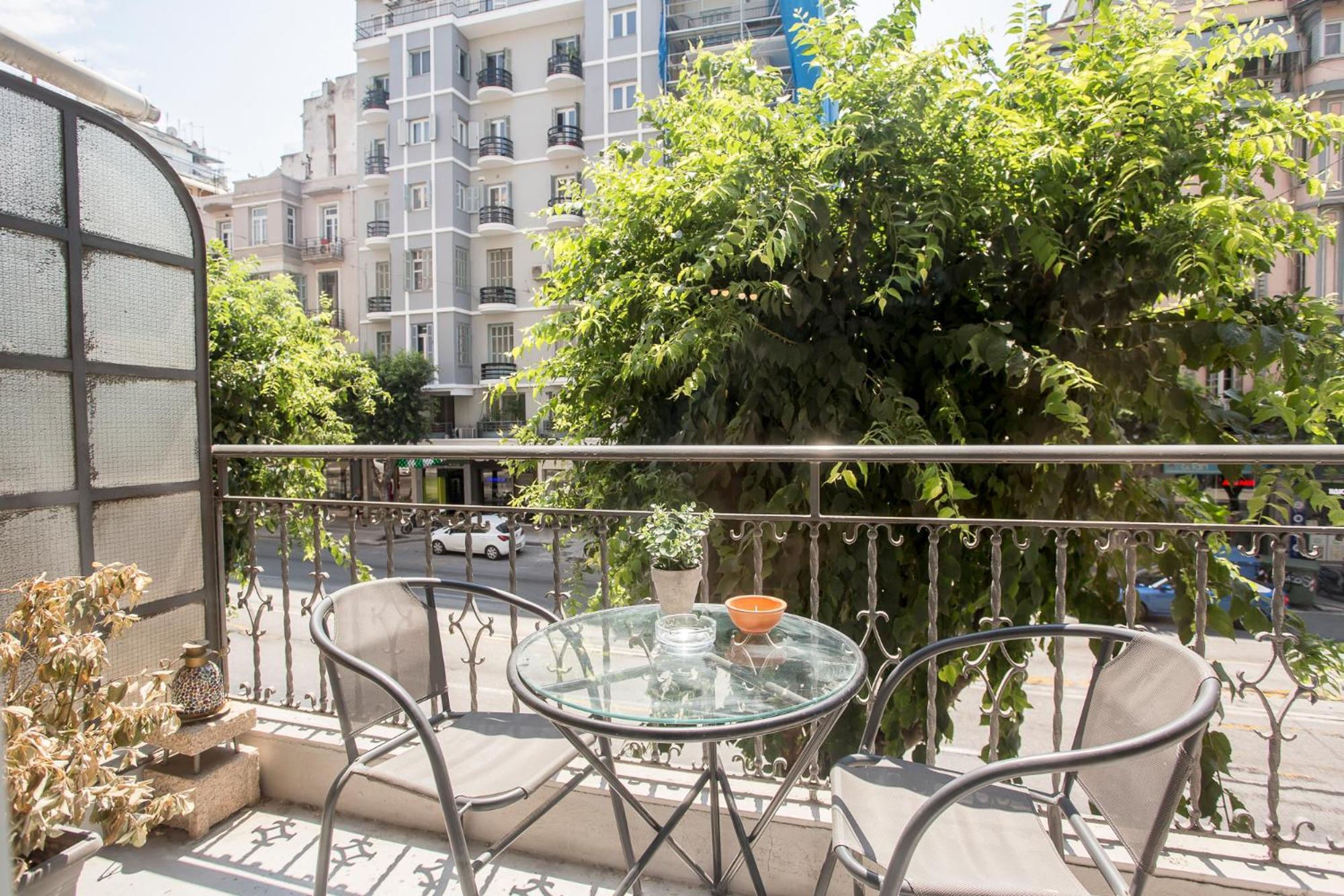Closer "Egnatia Apartment 1" Солун Екстериор снимка