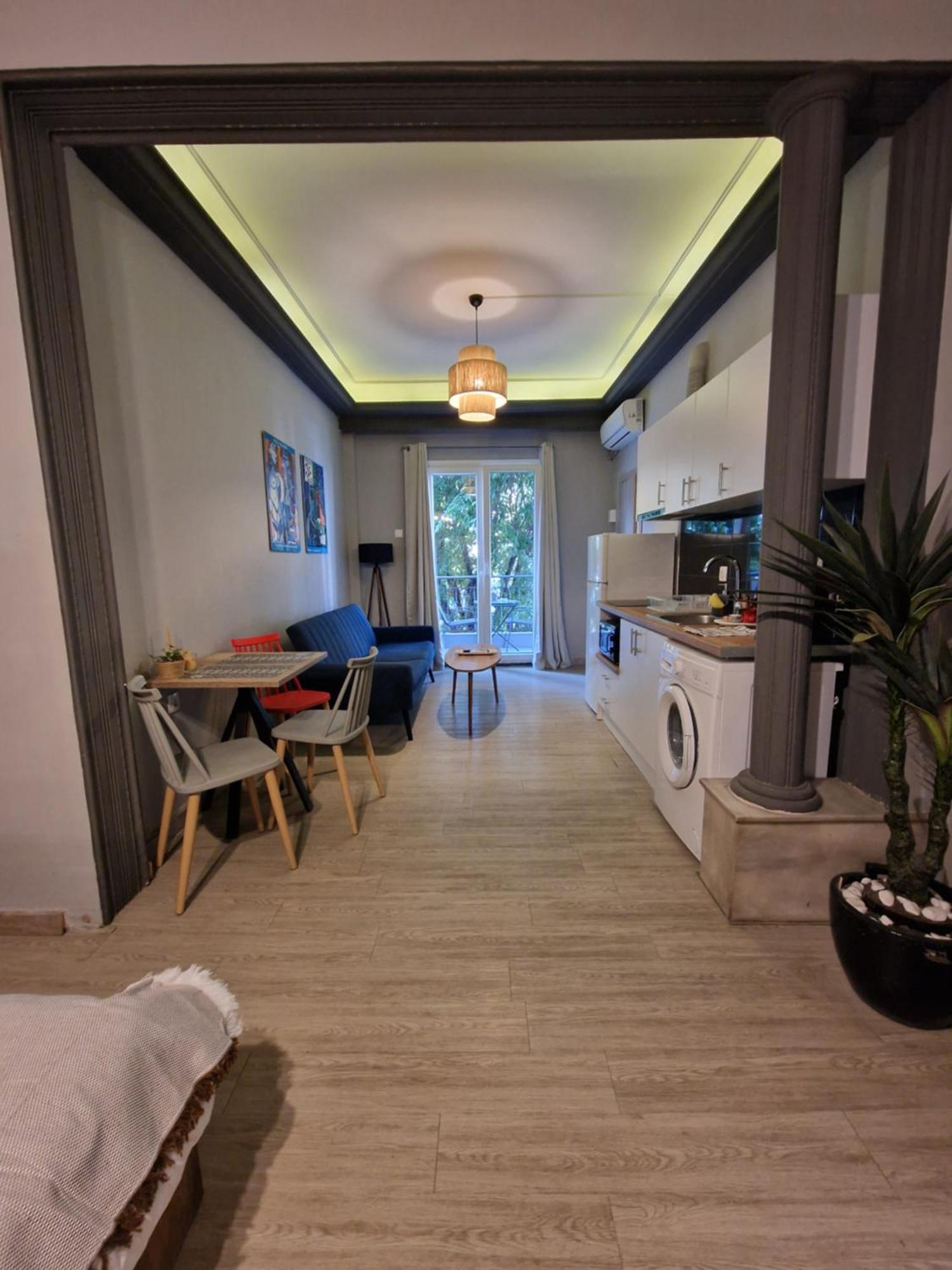 Closer "Egnatia Apartment 1" Солун Екстериор снимка