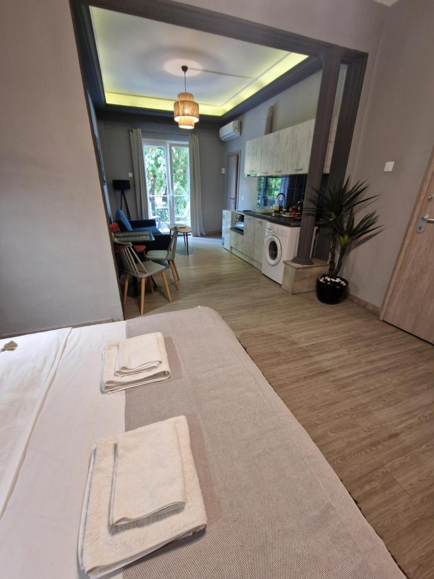 Closer "Egnatia Apartment 1" Солун Екстериор снимка